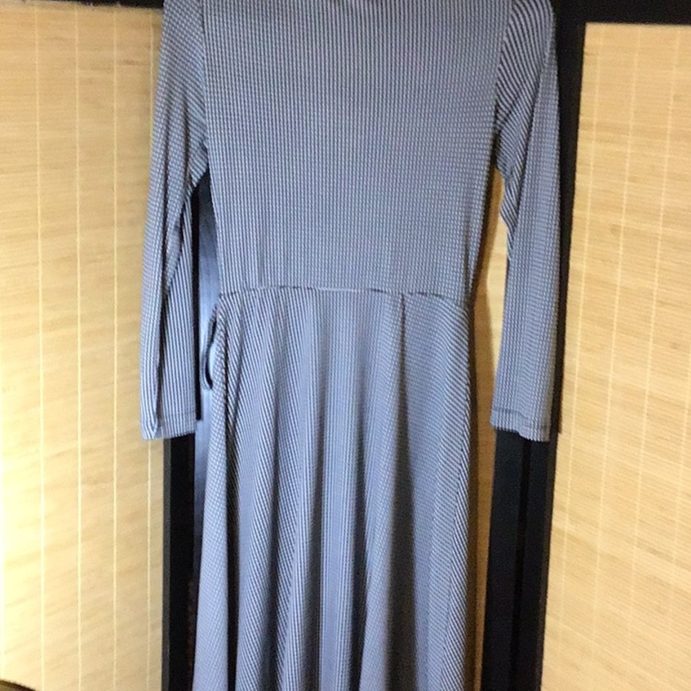 Dress - Picture 2 of 4